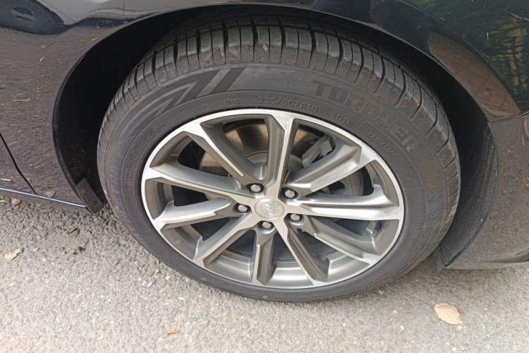 Used Buick LaCrosse 2022 652T Luxury Version Right Front Wheel Hub