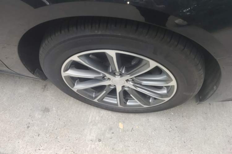 Used Buick LaCrosse 2022 652T Luxury Version Right Front Wheel Hub