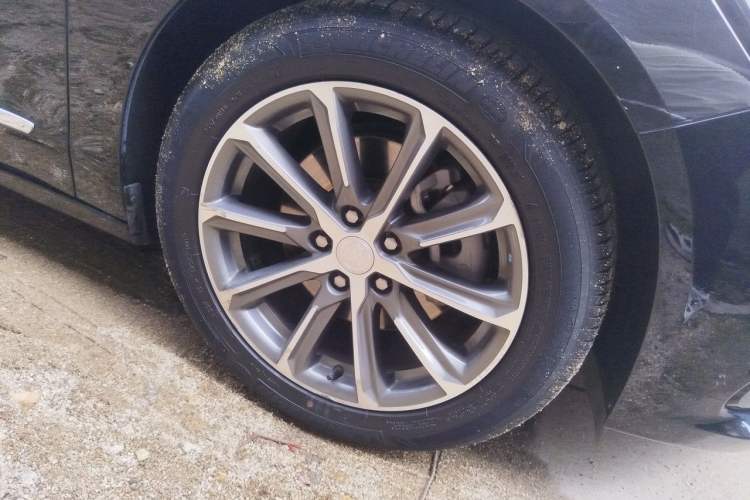 Used Buick LaCrosse 2022 652T Luxury Version Right Front Wheel Hub