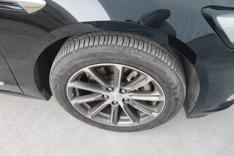 Used Buick LaCrosse 2022 652T Luxury Version Right Front Wheel Hub