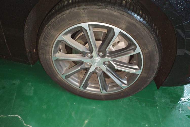 Used Buick LaCrosse 2022 652T Luxury Version Right Front Wheel Hub