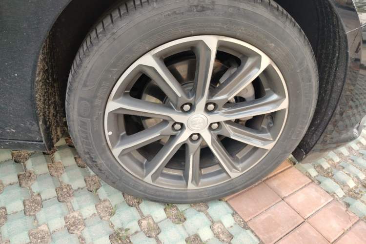 Used Buick LaCrosse 2022 652T Luxury Version Right Front Wheel Hub