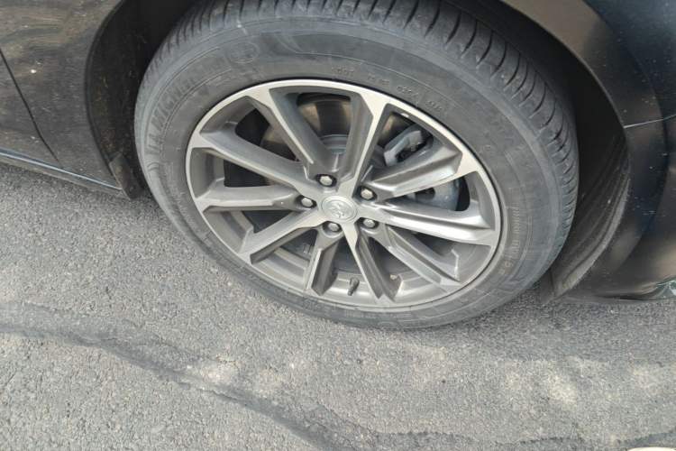 Used Buick LaCrosse 2022 652T Luxury Version Right Front Wheel Hub