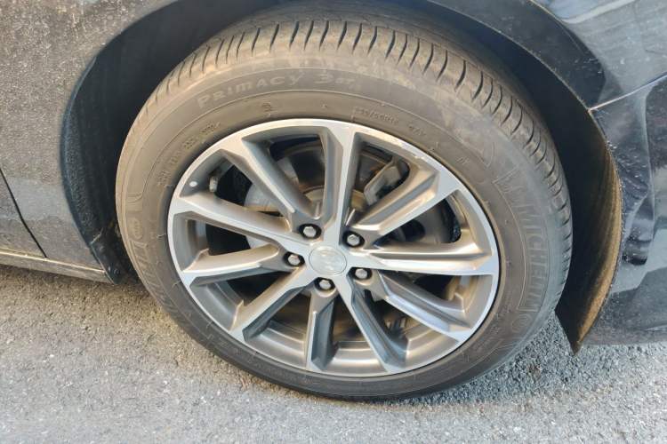 Used Buick LaCrosse 2022 652T Luxury Version Right Front Wheel Hub
