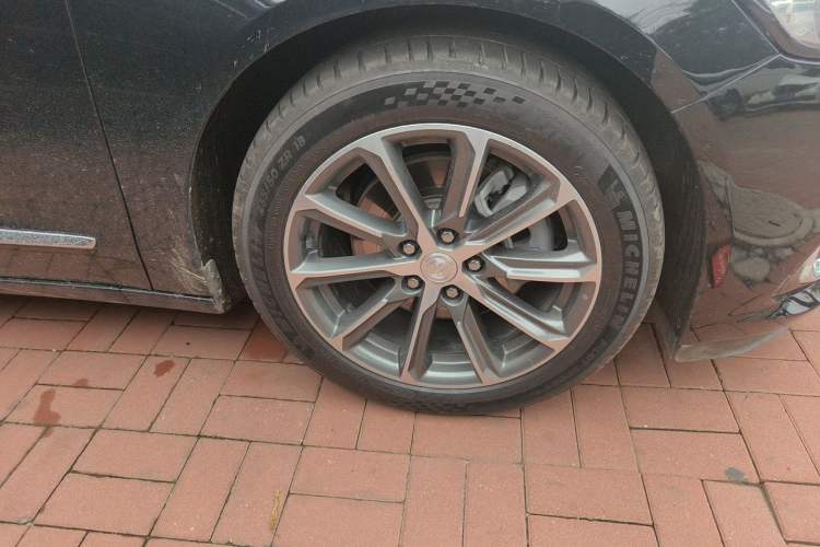 Used Buick LaCrosse 2022 652T Luxury Version Right Front Wheel Hub