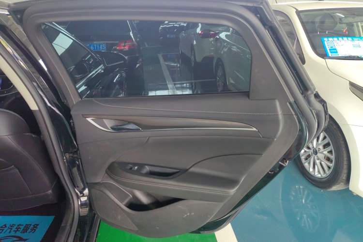 Used Buick LaCrosse 2022 652T Luxury Version Right Rear Door Interior