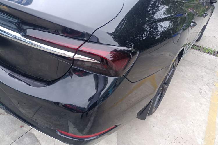 Used Buick LaCrosse 2022 652T Luxury Version Right Rear Taillight