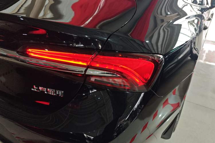 Used Buick LaCrosse 2022 652T Luxury Version Right Rear Taillight