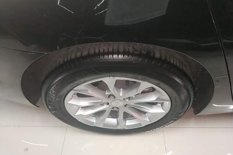Used Buick LaCrosse 2022 552T Luxury Version Right Rear Wheel Hub