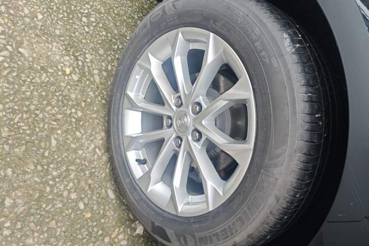 Used Buick LaCrosse 2022 552T Luxury Version Right Rear Wheel Hub