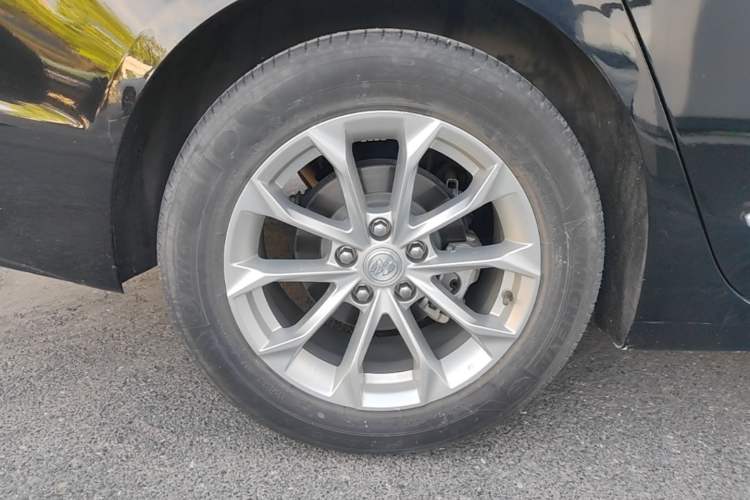 Used Buick LaCrosse 2022 552T Luxury Version Right Rear Wheel Hub