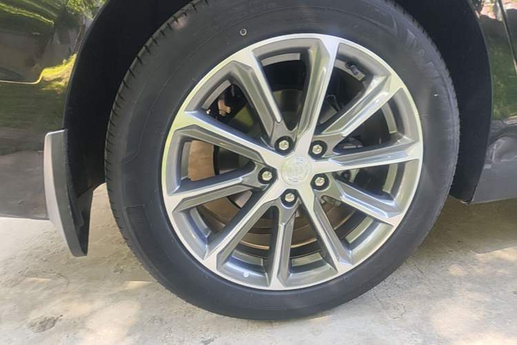 Used Buick LaCrosse 2022 652T Luxury Version Right Rear Wheel Hub