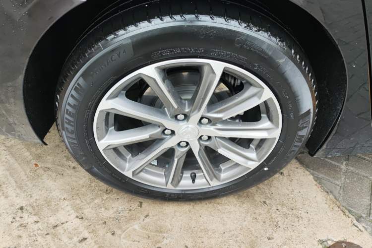 Used Buick LaCrosse 2022 652T Luxury Version Right Rear Wheel Hub