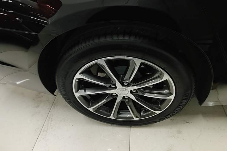 Used Buick LaCrosse 2022 652T Luxury Version Right Rear Wheel Hub
