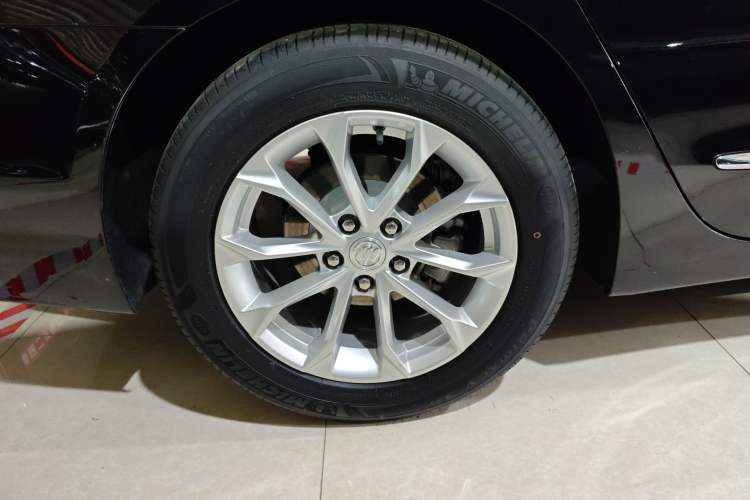 Used Buick LaCrosse 2022 552T Luxury Version Right Rear Wheel Hub