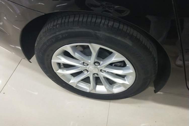 Used Buick LaCrosse 2022 552T Luxury Version Right Rear Wheel Hub
