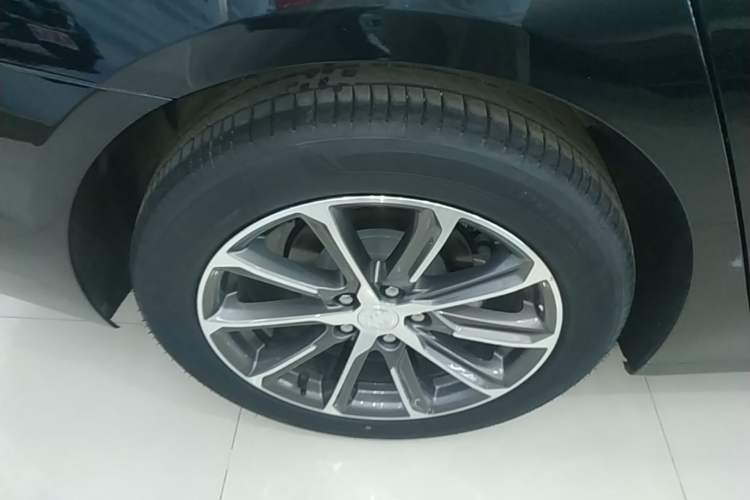Used Buick LaCrosse 2022 652T Luxury Version Right Rear Wheel Hub