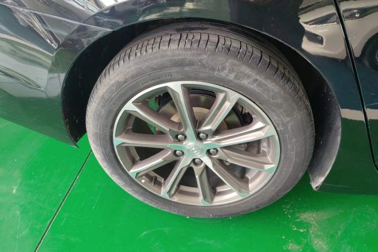 Used Buick LaCrosse 2022 652T Luxury Version Right Rear Wheel Hub