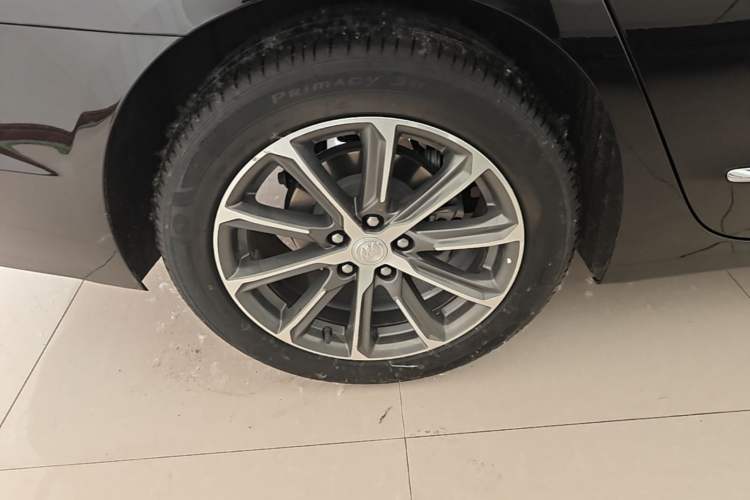 Used Buick LaCrosse 2022 652T Luxury Version Right Rear Wheel Hub