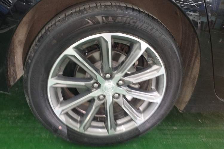 Used Buick LaCrosse 2022 652T Luxury Version Right Rear Wheel Hub