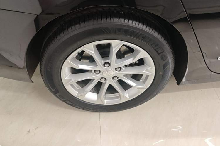 Used Buick LaCrosse 2022 552T Luxury Version Right Rear Wheel Hub