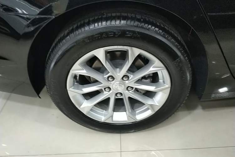 Used Buick LaCrosse 2022 552T Luxury Version Right Rear Wheel Hub