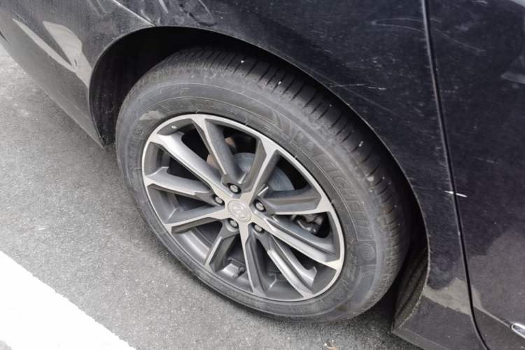Used Buick LaCrosse 2022 652T Luxury Version Right Rear Wheel Hub