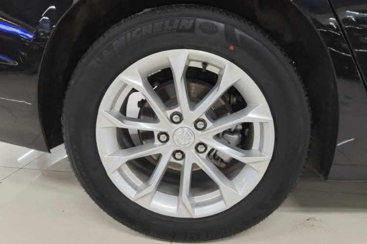 Used Buick LaCrosse 2022 552T Luxury Version Right Rear Wheel Hub