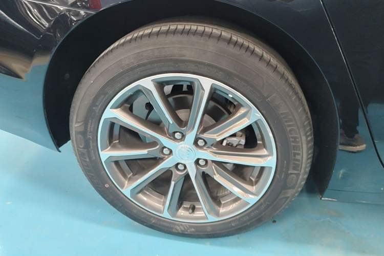Used Buick LaCrosse 2022 652T Luxury Version Right Rear Wheel Hub