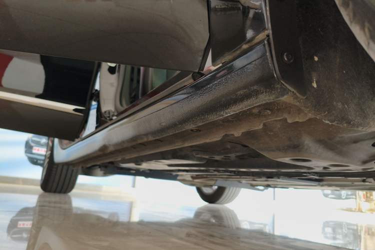 Used Buick LaCrosse 2022 652T Luxury Version Right Side Sill