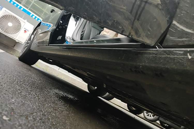 Used Buick LaCrosse 2022 652T Luxury Version Right Side Sill