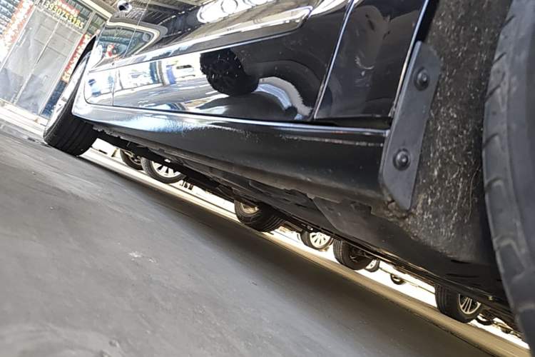 Used Buick LaCrosse 2022 552T Luxury Version Right Side Sill