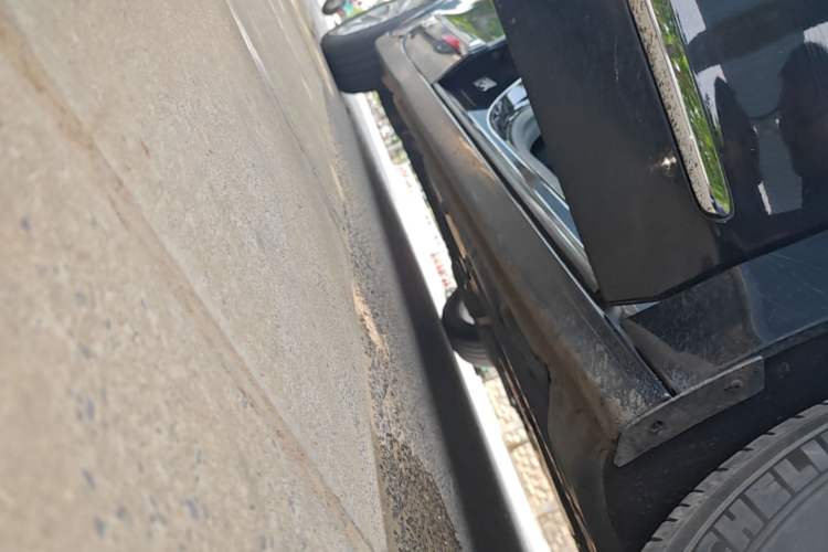 Used Buick LaCrosse 2022 552T Luxury Version Right Side Sill