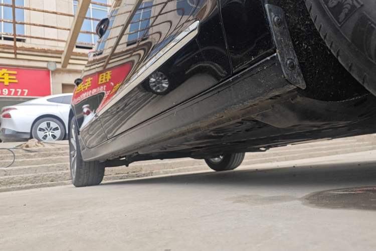 Used Buick LaCrosse 2022 652T Luxury Version Right Side Sill