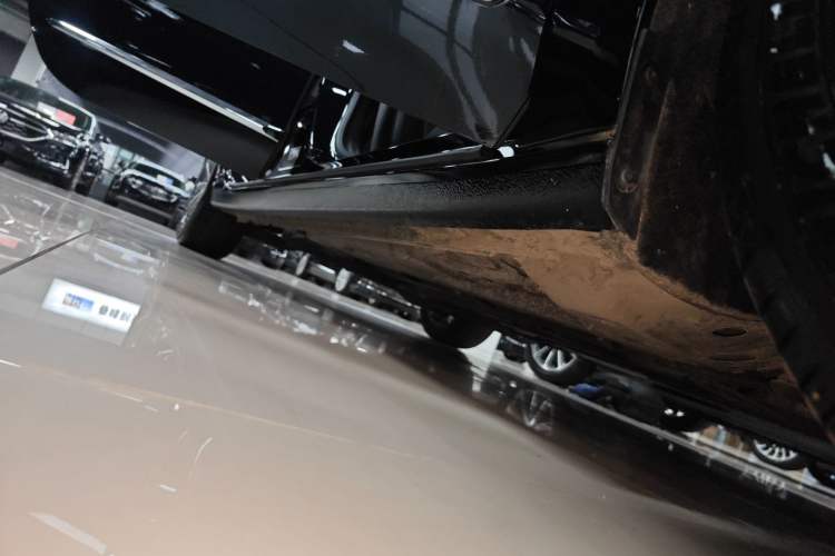 Used Buick LaCrosse 2022 652T Luxury Version Right Side Sill