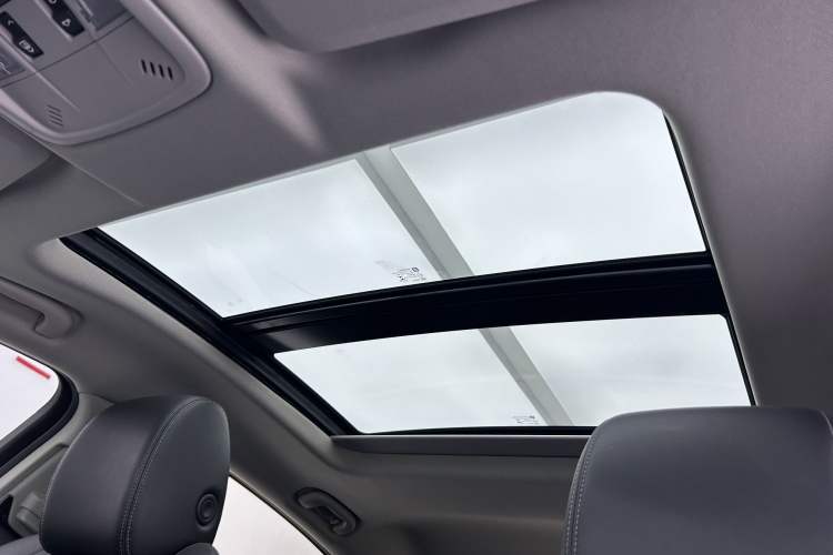 Used Buick LaCrosse 2022 652T Luxury Version Roof