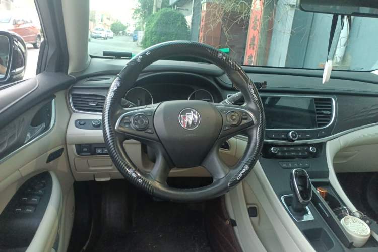 Used Buick LaCrosse 2022 Avenir Avia First Edition Steering Wheel