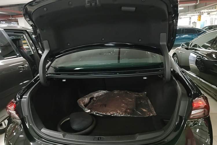 Used Buick LaCrosse 2022 652T Luxury Version Trunk