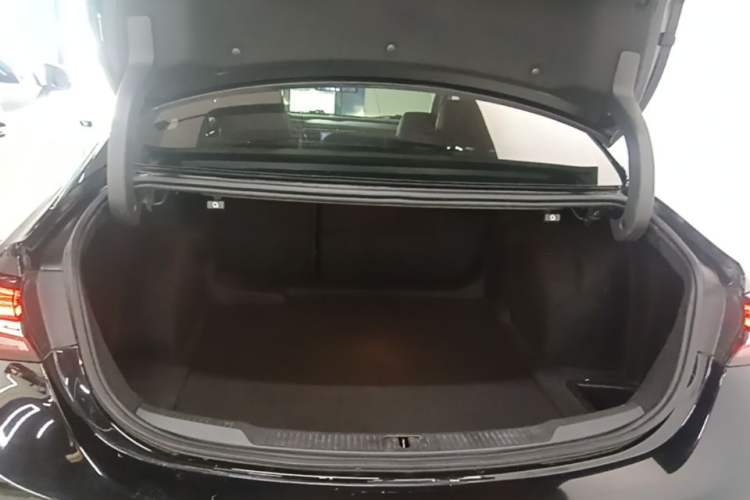 Used Buick LaCrosse 2022 552T Luxury Version Trunk