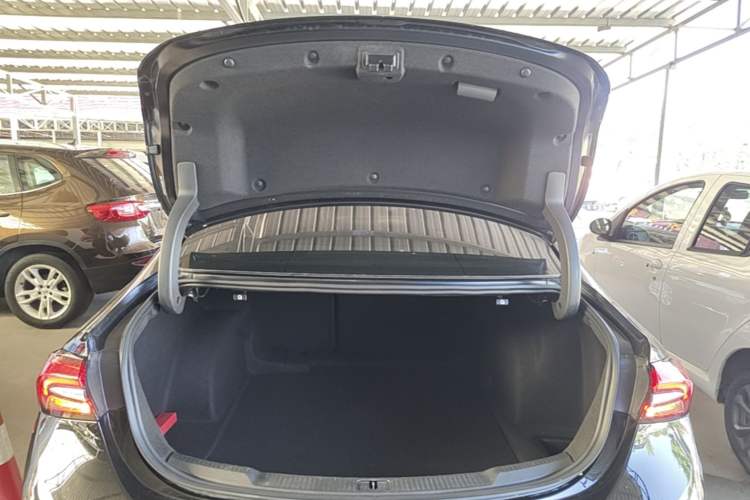 Used Buick LaCrosse 2022 552T Luxury Version Trunk