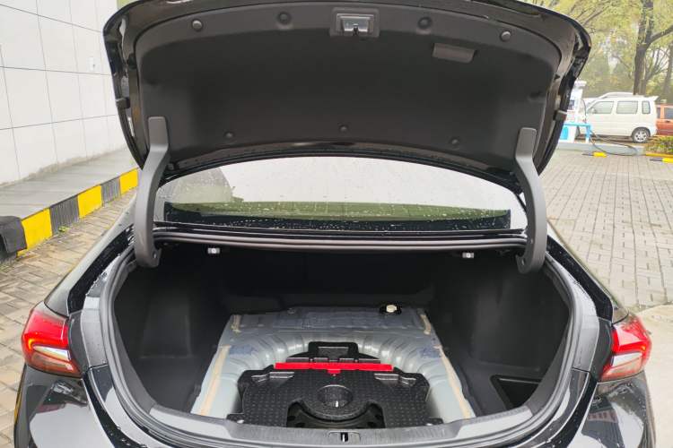 Used Buick LaCrosse 2022 652T Luxury Version Trunk
