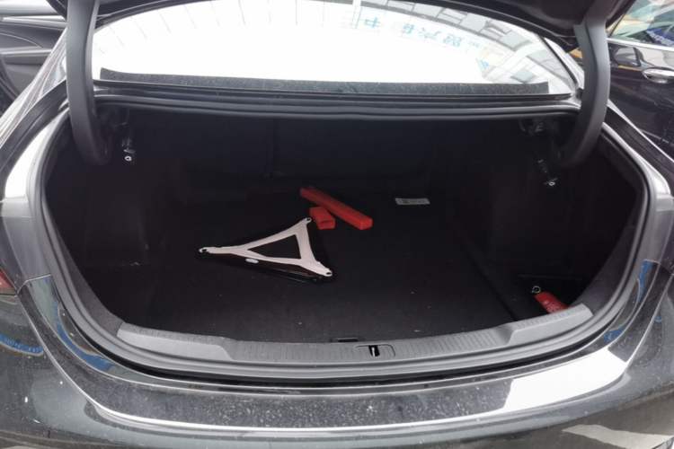 Used Buick LaCrosse 2022 652T Luxury Version Trunk