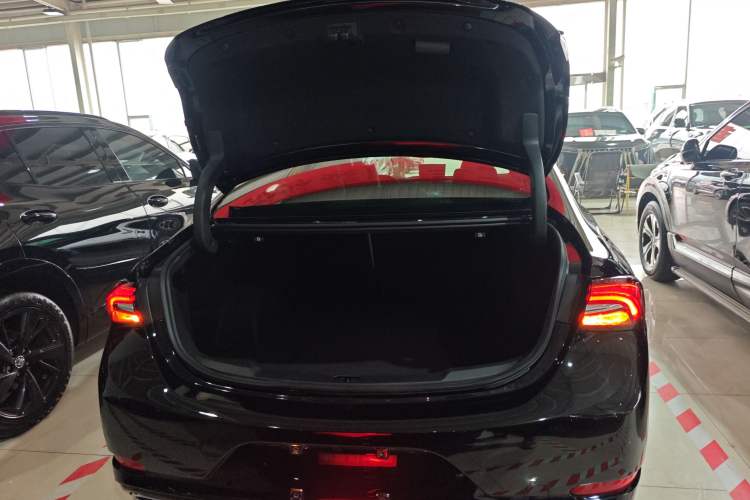 Used Buick LaCrosse 2022 652T Luxury Version Trunk