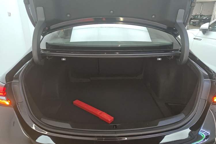 Used Buick LaCrosse 2022 652T Luxury Version Trunk