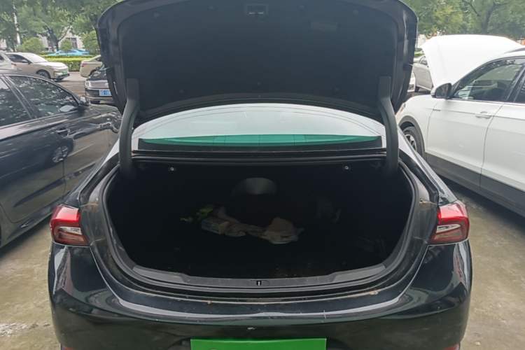 Used Buick LaCrosse 2022 552T Luxury Version Trunk