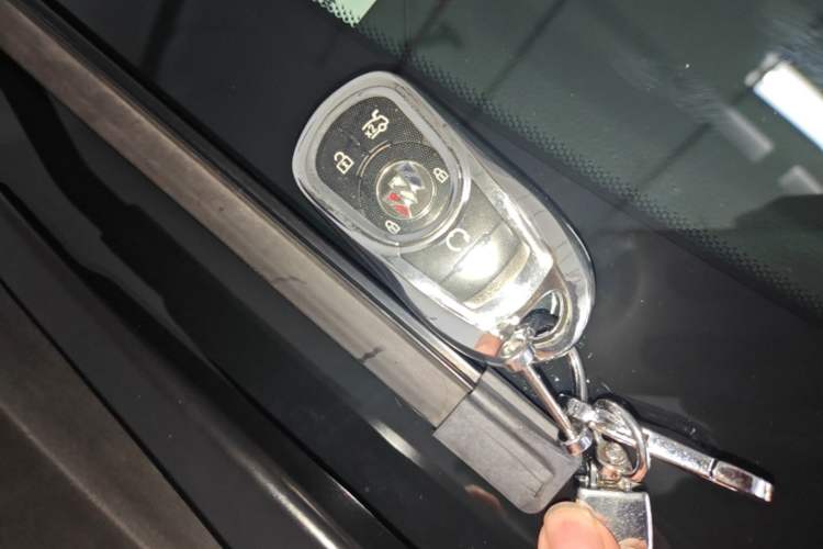 Used Buick LaCrosse 2022 652T Luxury Version Vehicle Key