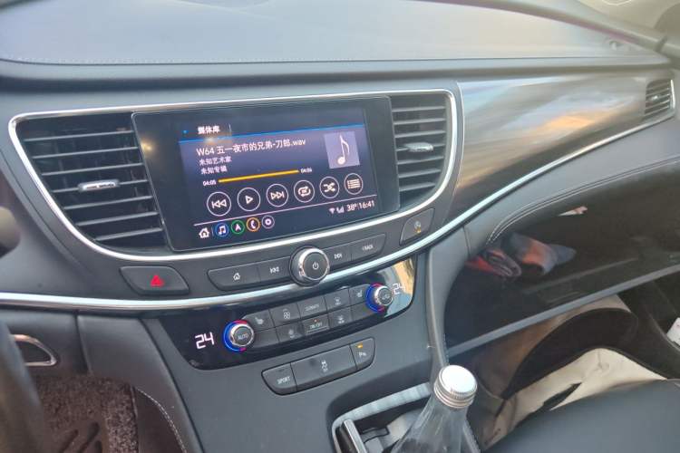 Used Buick LaCrosse 2022 652T Luxury Version Audio And AC Panel