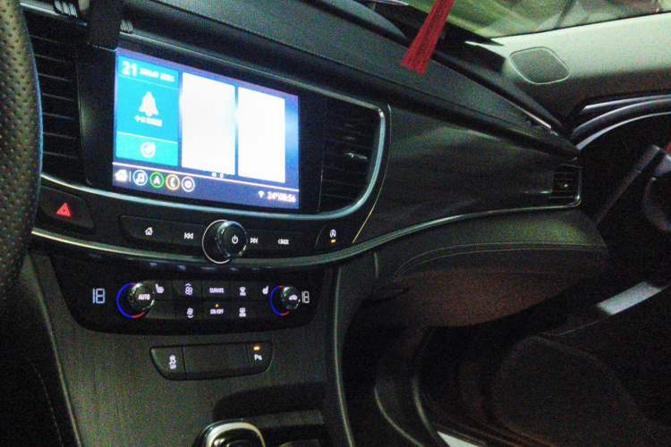 Used Buick LaCrosse 2022 552T Luxury Version Audio And AC Panel