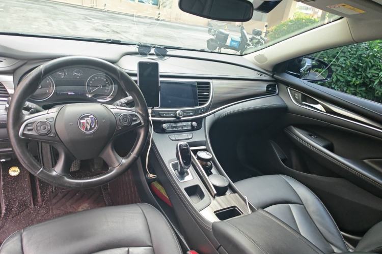 Used Buick LaCrosse 2022 552T Luxury Version Center Console