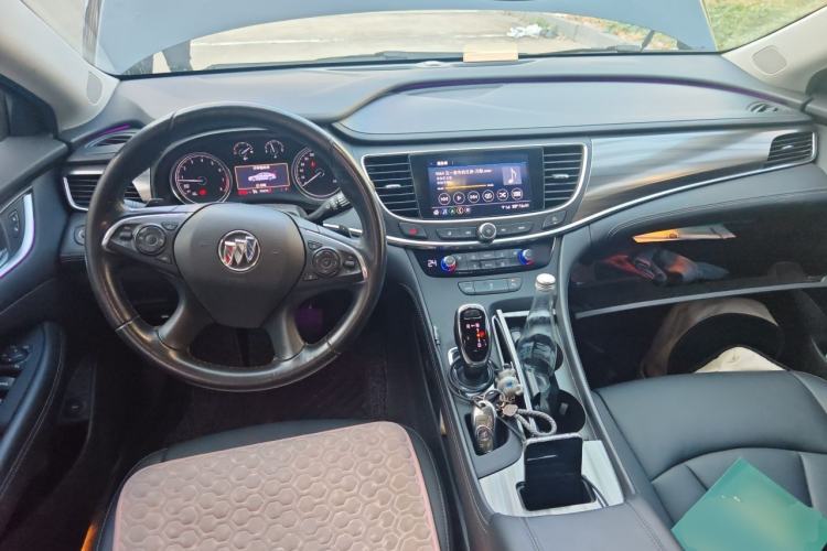 Used Buick LaCrosse 2022 652T Luxury Version Center Console
